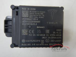 Gebruikte Radar sensor Tesla Model 3 Prijs € 199,00 Inclusief btw aangeboden door FZN Parts