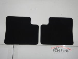Gebruikte Matten Set Diversen Diversen Prijs € 25,00 Inclusief btw aangeboden door FZN Parts