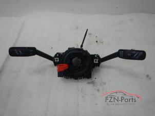 Gebruikte Combischakelaar Stuurkolom Volkswagen Tiguan Prijs € 149,00 Inclusief btw aangeboden door FZN Parts
