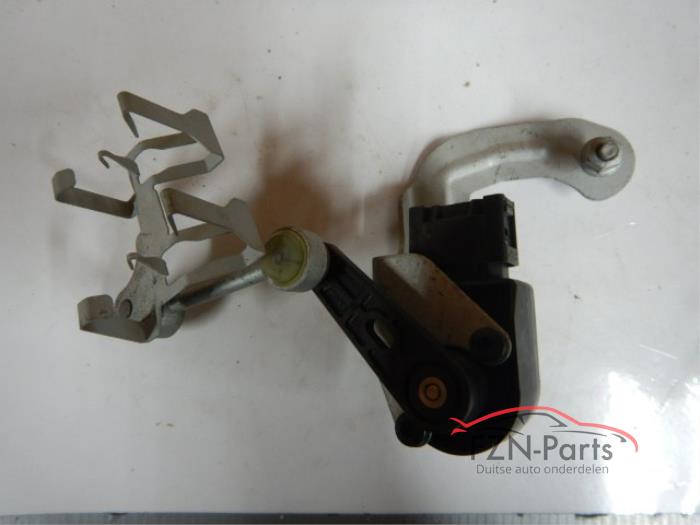 Gebruikte Koplamphoogte postitiesensor Mercedes C-Klasse Prijs € 99,00 Inclusief btw aangeboden door FZN Parts