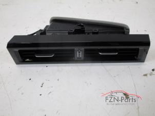 Gebruikte Luchtrooster Dashboard Volkswagen Touareg Prijs € 25,00 Inclusief btw aangeboden door FZN Parts