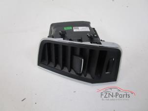 Gebruikte Luchtrooster Dashboard Skoda Karoq Prijs € 19,00 Inclusief btw aangeboden door FZN Parts