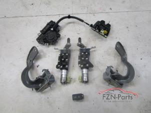 Gebruikte Achterklep Scharnier Audi A4 Avant (B9) Prijs € 399,00 Inclusief btw aangeboden door FZN Parts