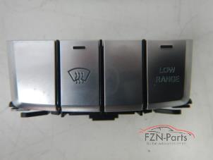 Gebruikte Middenconsoles Mercedes G-Klasse Prijs € 99,00 Inclusief btw aangeboden door FZN Parts