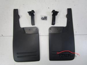 Gebruikte Spatlap Volkswagen Amarok Prijs € 39,00 Inclusief btw aangeboden door FZN Parts