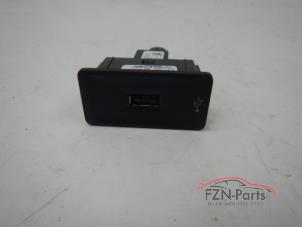 Gebruikte AUX/USB aansluiting Volkswagen Caddy Prijs € 39,00 Inclusief btw aangeboden door FZN Parts