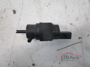 Gebruikte Koplampsproeier pomp Audi A4 Prijs € 25,00 Inclusief btw aangeboden door FZN Parts