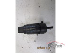 Gebruikte Ruitensproeier voor Volkswagen Jetta Prijs € 25,00 Inclusief btw aangeboden door FZN Parts