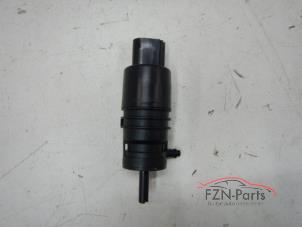 Gebruikte Pomp koplampsproeier BMW 1-Serie Prijs € 25,00 Inclusief btw aangeboden door FZN Parts