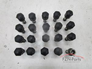 Gebruikte Wielbouten set Audi A4 Prijs € 39,00 Inclusief btw aangeboden door FZN Parts