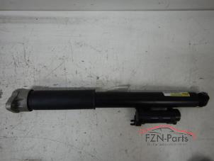 Gebruikte Achterpoot links Mercedes C-Klasse AMG (W205) C-63 AMG 4.0 V8 Biturbo Prijs € 349,00 Inclusief btw aangeboden door FZN Parts