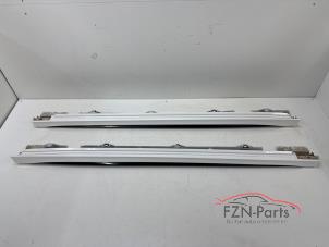 Gebruikte Sideskirt links Mercedes CLA (118.3) 1.3 CLA-200 Turbo 16V Prijs € 448,99 Inclusief btw aangeboden door FZN Parts