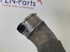 Intercooler Slang van een Mercedes-Benz CLA (118.3) 1.3 CLA-200 Turbo 16V 2019