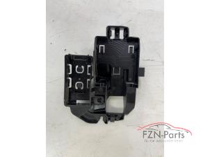 Gebruikte Steun (diversen) Volkswagen ID.7 Pro 77 kWh Prijs € 15,00 Inclusief btw aangeboden door FZN Parts