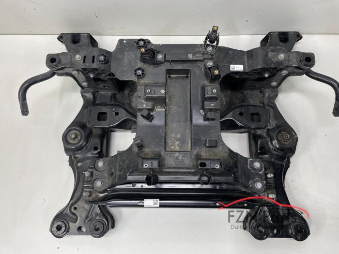 Subframe van een Volkswagen ID.7 Pro 77 kWh 2023