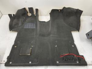 Gebruikte Vloerbedekking Volkswagen Transporter/Caravelle T6 Prijs € 499,00 Inclusief btw aangeboden door FZN Parts