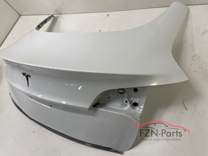 Achterklep van een Tesla Model 3  2018