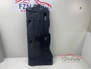 Gebruikte Beschermplaat bodem Volkswagen Golf VII (AUA) Prijs € 49,01 Inclusief btw aangeboden door FZN Parts