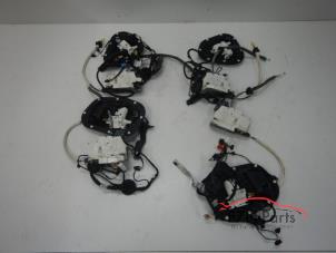 Gebruikte Portier sluithulpmotor links-voor Audi A7 Sportback (4KA) Prijs € 799,00 Inclusief btw aangeboden door FZN Parts