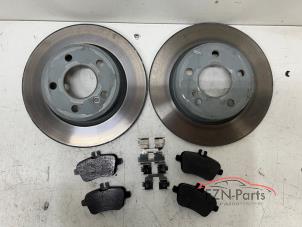 Gebruikte Remschijf + blok achter Mercedes B (W246) Prijs € 125,01 Inclusief btw aangeboden door FZN Parts