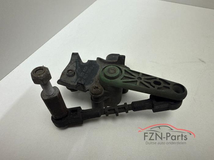 Gebruikte Koplamphoogte postitiesensor Audi A8 (D4) Prijs € 75,00 Inclusief btw aangeboden door FZN Parts