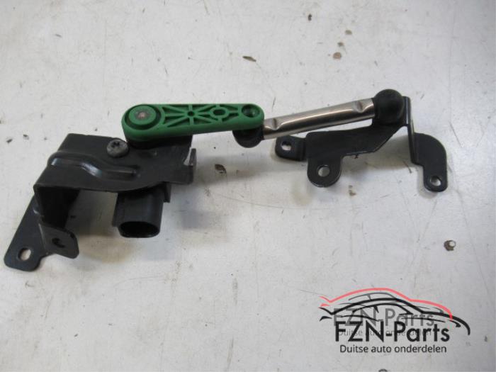 Gebruikte Koplamphoogte postitiesensor Volkswagen Scirocco (137/13AD) 1.4 TSI 150 16V Prijs € 75,00 Inclusief btw aangeboden door FZN Parts