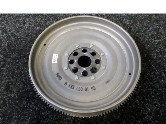 Gebruikte Vliegwiel dubbele massa Mercedes A (W176) 2.0 A-45 AMG Turbo 16V 4-Matic Prijs € 199,93 Inclusief btw aangeboden door Van Kronenburg Engines