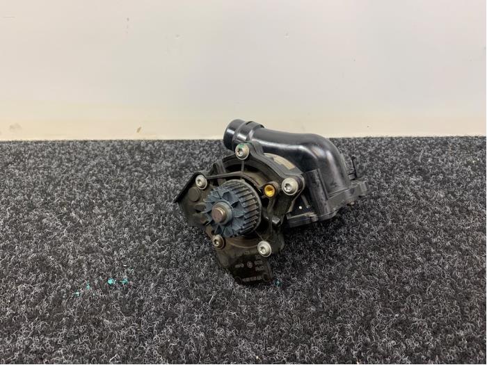 Gebruikte Waterpomp Audi A4 Avant (B8) 1.8 TFSI 16V Prijs € 45,00 Inclusief btw aangeboden door Van Kronenburg Engines