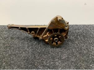 Gebruikte Oliepomp Mercedes S (W221) 5.5 S-550 32V 4-Matic Prijs € 50,00 Inclusief btw aangeboden door Van Kronenburg Engines