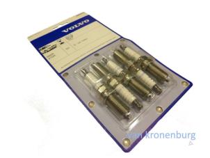 Nieuwe Bougieset Volvo S60 I (RS/HV) 2.0 T 20V Prijs € 45,00 Inclusief btw aangeboden door Van Kronenburg Engines