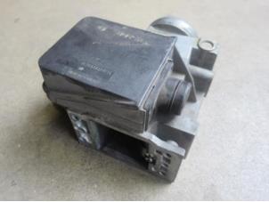 Gebruikte Luchtmassameter Mercedes 190 D (W201) 2.5 D Prijs € 79,94 Inclusief btw aangeboden door Van Kronenburg Engines