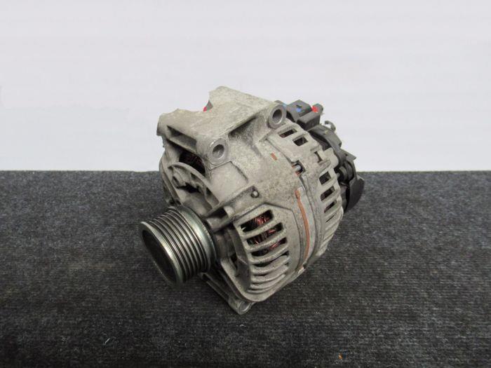 Gebruikte Dynamo BMW 5 serie (F10) M5 V8 32V 30 Jahre, Competition Edition Prijs € 124,94 Inclusief btw aangeboden door Van Kronenburg Engines