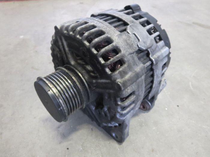 Gebruikte Alternator Volkswagen Crafter 2.5 TDI 30/35 Prijs € 99,95 Inclusief btw aangeboden door Van Kronenburg Engines