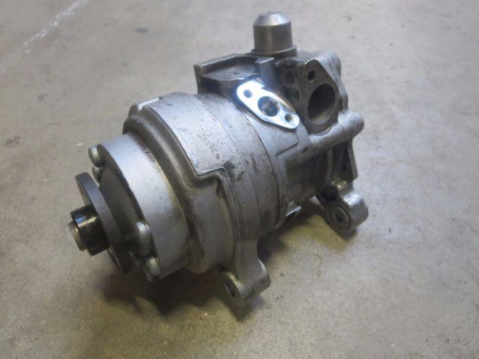 Gebruikte Pomp Servo BMW X5 (F15) M Turbo 4.4i V8 32V Prijs € 129,94 Inclusief btw aangeboden door Van Kronenburg Engines