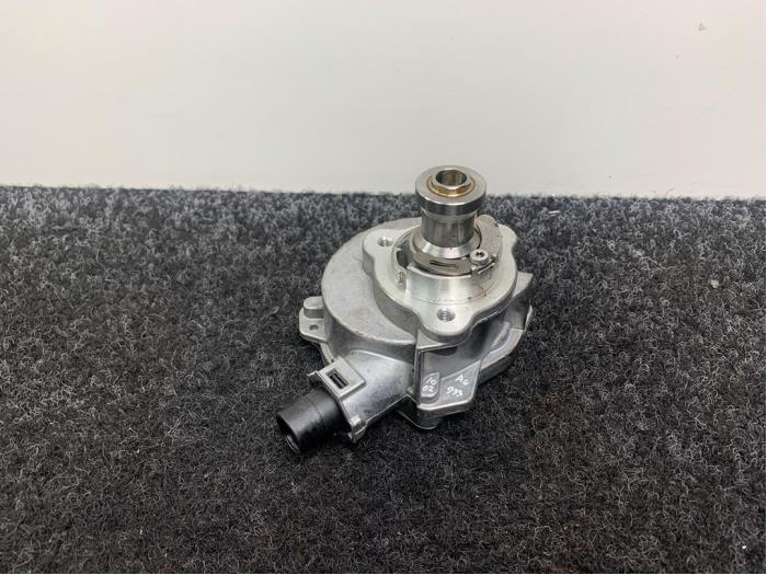 Gebruikte Vacuumpomp (Benzine) BMW 3 serie (E90) 323i 24V Prijs € 45,00 Inclusief btw aangeboden door Van Kronenburg Engines