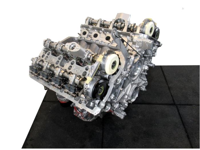 Motor van een BMW 5 serie (F10) 550i xDrive V8 32V TwinPower Turbo