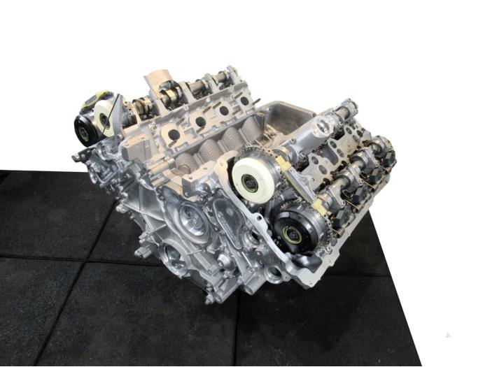 Motor van een BMW 5 serie (F10) 550i xDrive V8 32V TwinPower Turbo