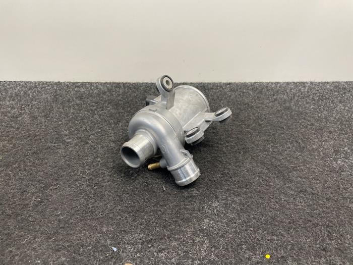 Gebruikte Waterpomp Mercedes C (W205) C-300 2.0 Turbo 16V Prijs € 70,00 Inclusief btw aangeboden door Van Kronenburg Engines