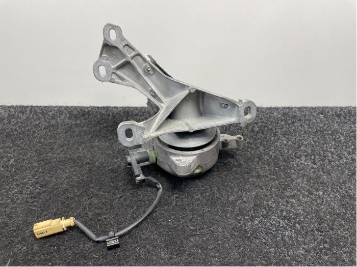 Gebruikte Motorsteun Audi S8 (D4) 4.0 V8 TFSI 32V Prijs € 45,00 Inclusief btw aangeboden door Van Kronenburg Engines
