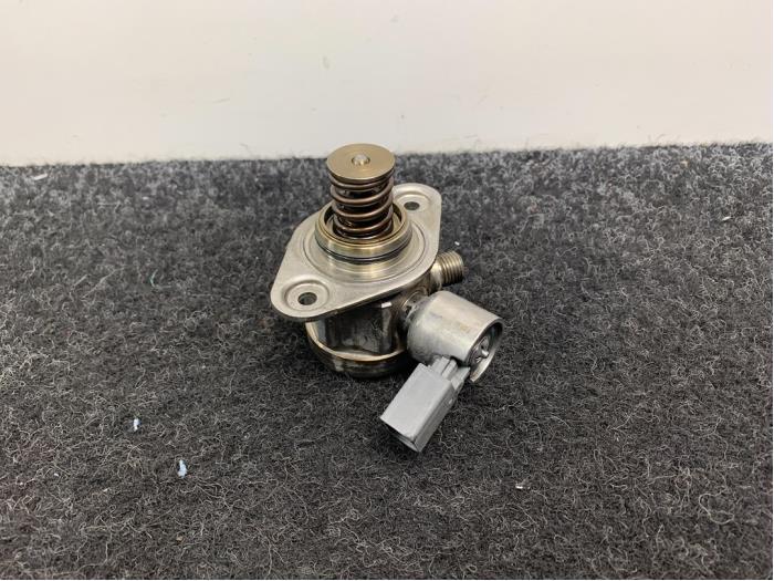 Gebruikte Brandstofpomp Mechanisch BMW 5 serie (F10) 550i xDrive V8 32V TwinPower Turbo Prijs € 99,99 Inclusief btw aangeboden door Van Kronenburg Engines