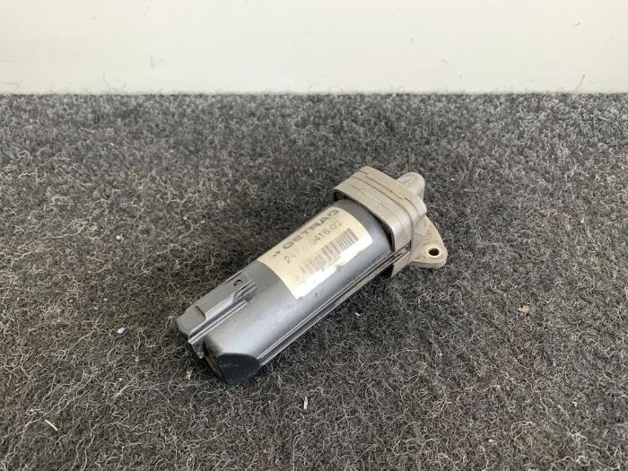 Gebruikte Oliepomp BMW 5 serie (E60) M5 V-10 40V LHD Prijs € 99,99 Inclusief btw aangeboden door Van Kronenburg Engines