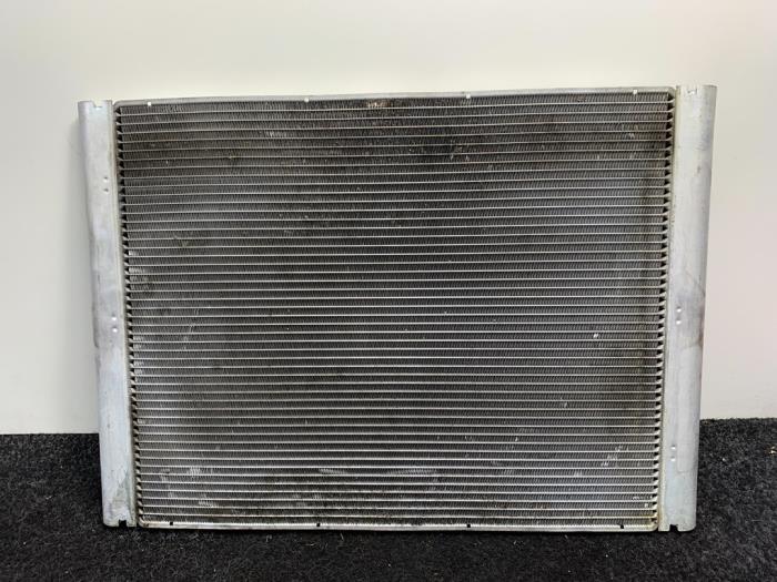 Gebruikte Radiateur BMW 5 serie (E60) M5 V-10 40V LHD Prijs € 149,99 Inclusief btw aangeboden door Van Kronenburg Engines