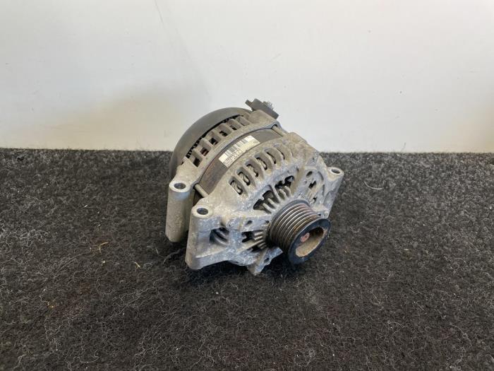Dynamo van een BMW 5 serie (F10) M5 V8 32V TwinPower Turbo