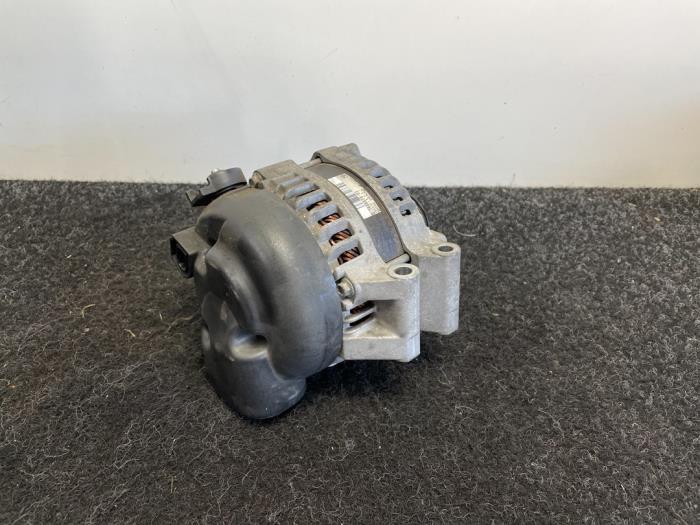 Dynamo van een BMW 5 serie (F10) M5 V8 32V TwinPower Turbo