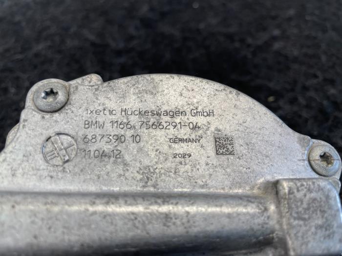 Vacuumpomp (Benzine) van een BMW X6 (E71/72) M turbo 4.4i V8 32V