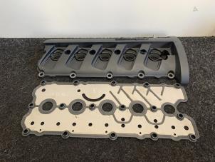 Gebruikte Kleppendeksel Lamborghini Gallardo 5.0 V-10 40V Prijs € 399,94 Inclusief btw aangeboden door Van Kronenburg Engines