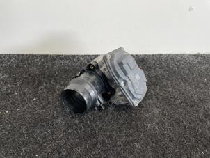 Gebruikte Gasklephuis BMW 1 serie (F20) 120d xDrive 2.0 16V Performance Power Kit Prijs € 9,99 Inclusief btw aangeboden door Van Kronenburg Engines