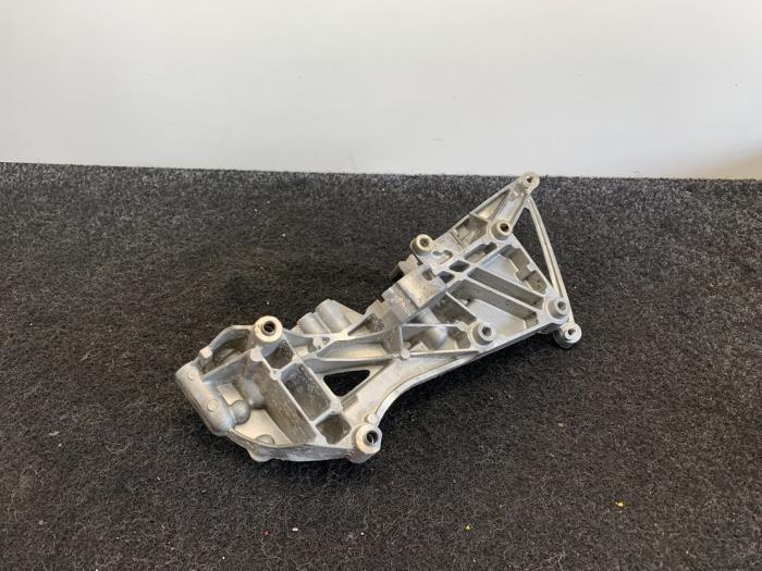 Gebruikte Dynamosteun onder Audi RS 3 Sportback (8VA/8VF) 2.5 TFSI 20V Quattro Performance Prijs € 75,00 Inclusief btw aangeboden door Van Kronenburg Engines