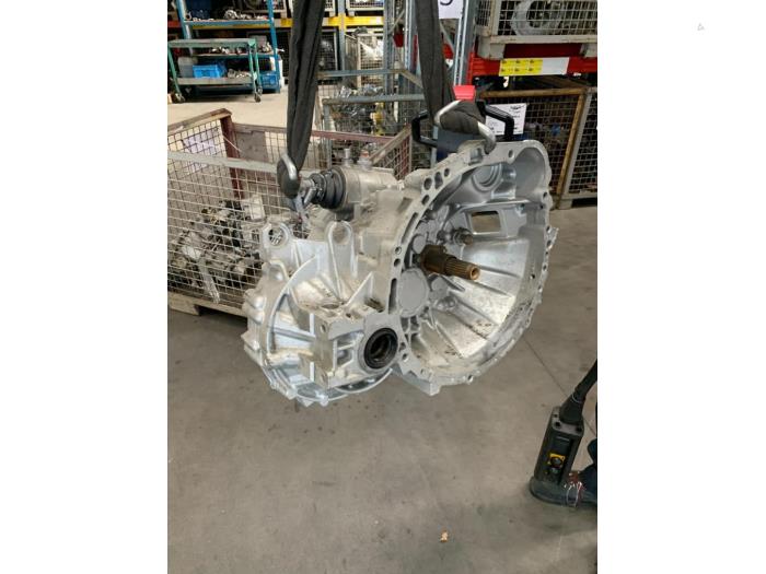 Gebruikte Versnellingsbak Toyota Carina E (T19) 2.0 XL,GL TD Prijs € 749,95 Inclusief btw aangeboden door Van Kronenburg Engines