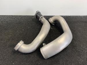 Gebruikte Intercooler Buis Mercedes ML II (164/4JG) 6.2 63 AMG 4-Matic V8 32V Prijs € 99,99 Inclusief btw aangeboden door Van Kronenburg Engines